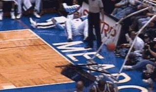 奥尼尔扣碎篮板集锦 奥尼尔扣碎篮板集锦